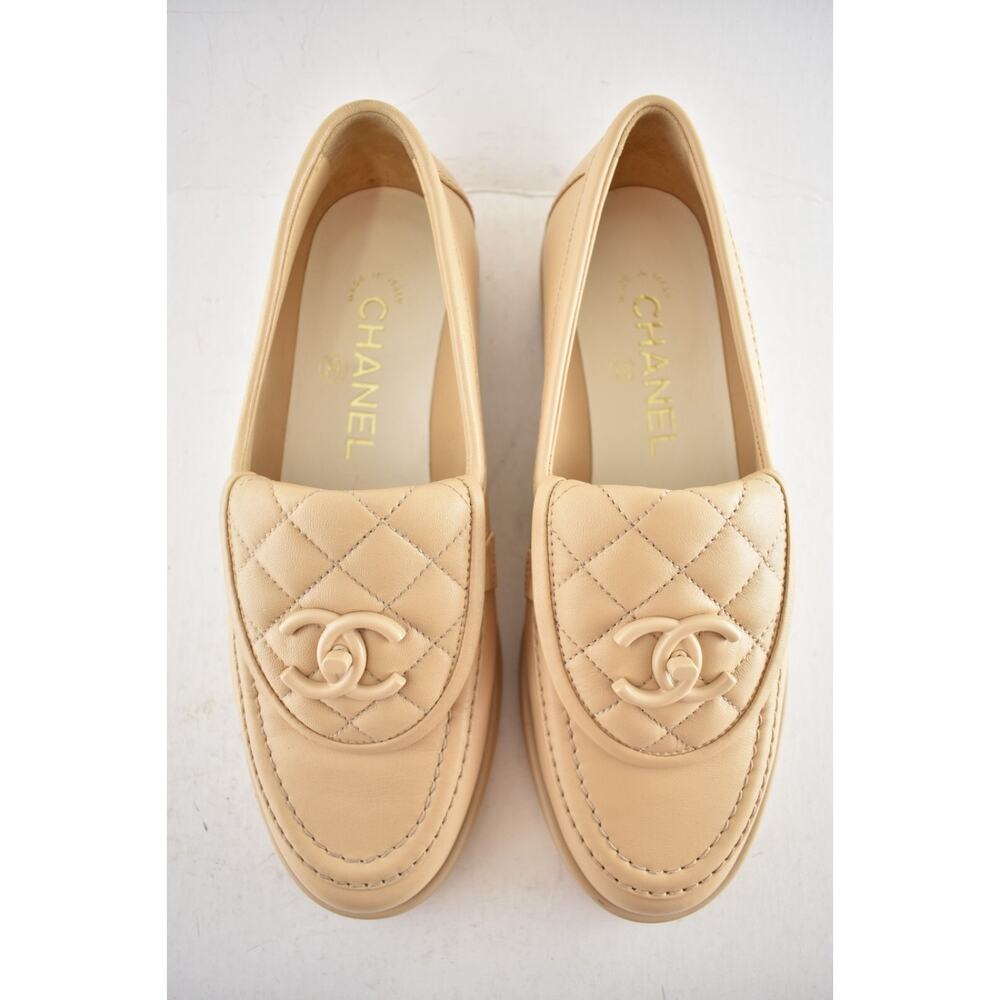 Chanel 24C Beige Leather Quilted Flap Turnlock CC Logo Moccasin Flat Loafer 38.5 - Picture 13 of 16